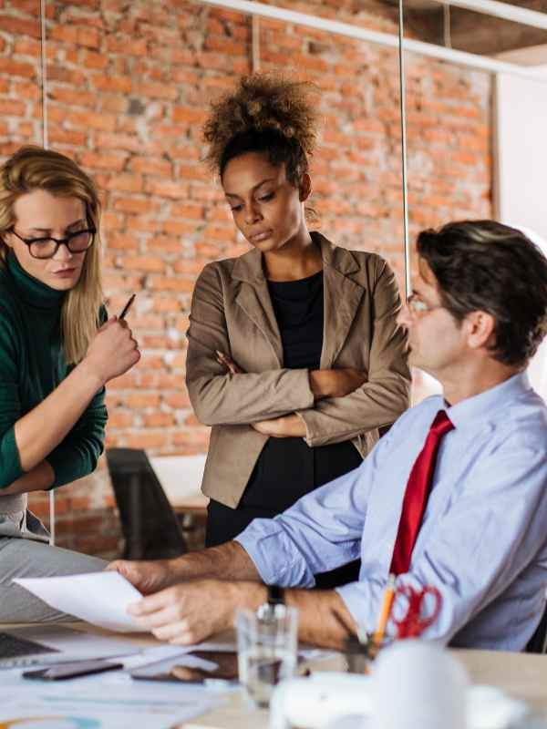 How-to-Lean-Into-Canadian-Workplace-Cultur