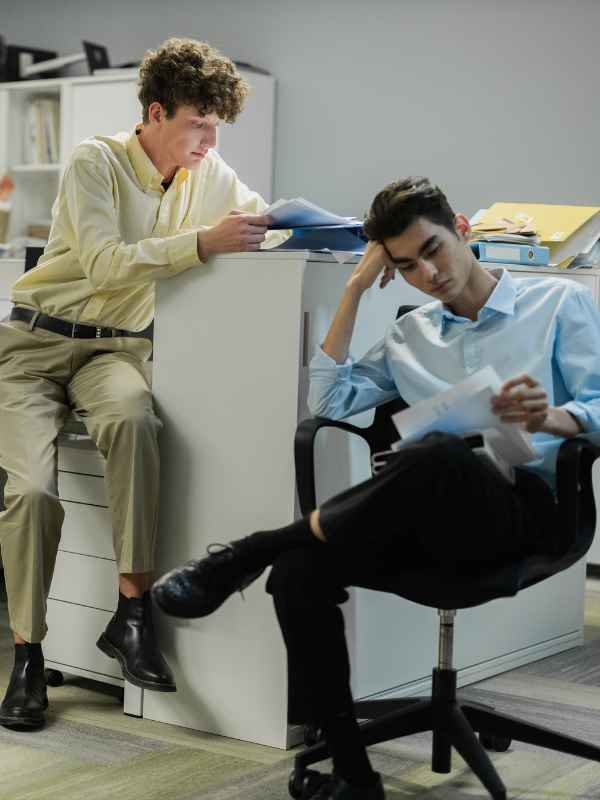 Mistakes-Newcomers-Should-Avoid-in-Canadian-Workplaces